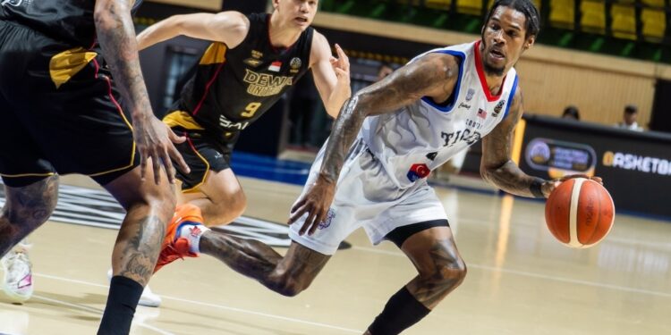 BCL Asia: JST Comeback to Stun Dewa United Banten 83-70