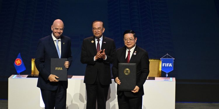 Gianni Infantino, Anwar Ibrahim