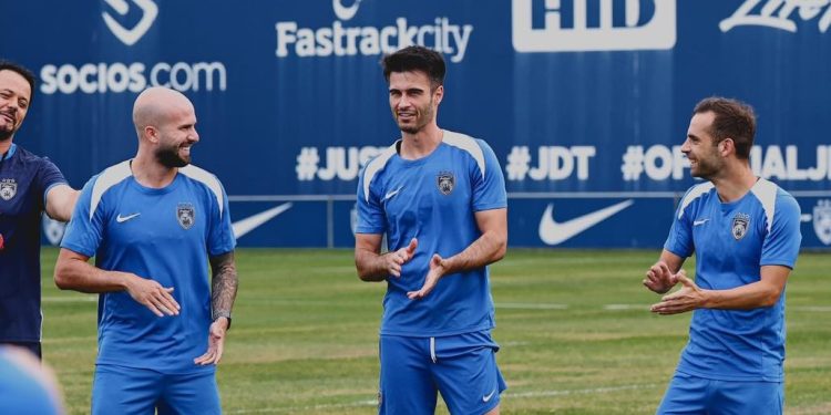 Joao Figueiredo, Jon Irazabal, Hector Hevel